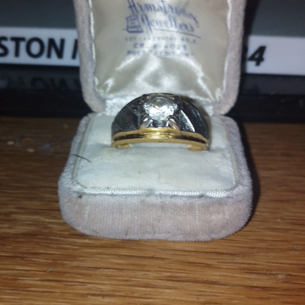 14kt gold ring with .2 kt diamond